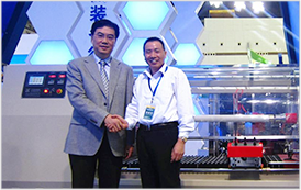 中國(guó)工程院院士、華中科技大學(xué)黨委書記邵新宇親臨展覽現(xiàn)場(chǎng)指導(dǎo)